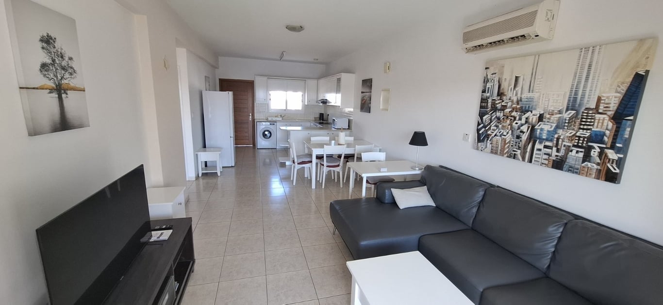 Apartment in Pafos - Image 2