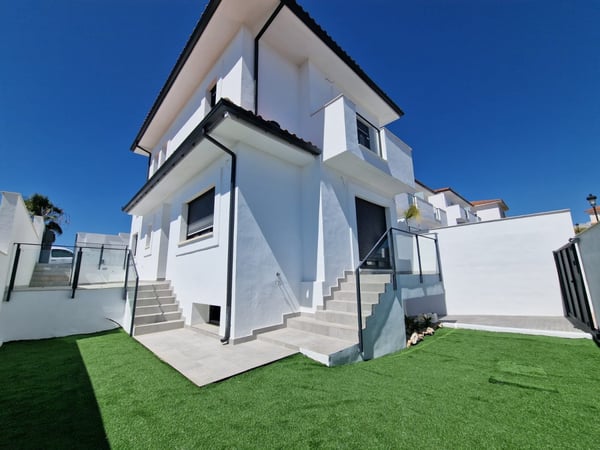 Villa in Manilva - view 1