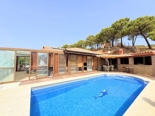 Villa in Malaga - view 1