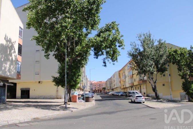 Apartment in Rio de Mouro - view 1