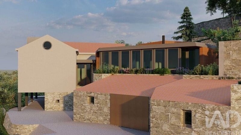 House in Lanhelas - view 1