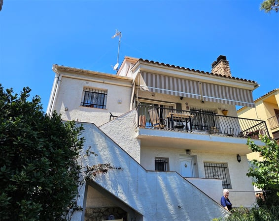 House in Calonge - view 1