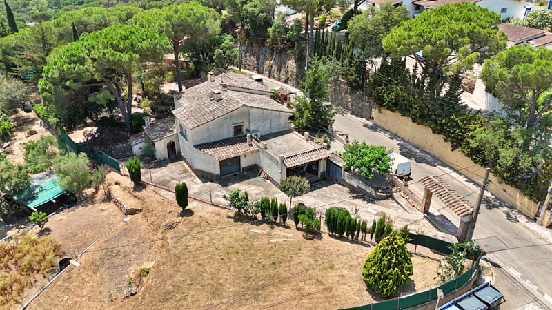 House in Roca de Malvet - view 1