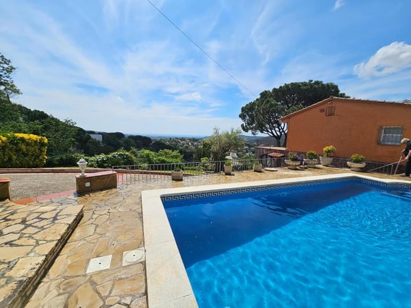 House in Calonge - view 1