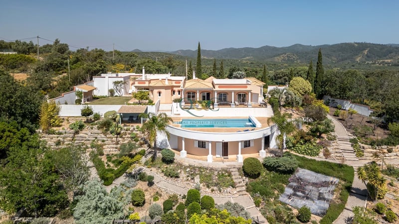 Villa in Loule - view 1