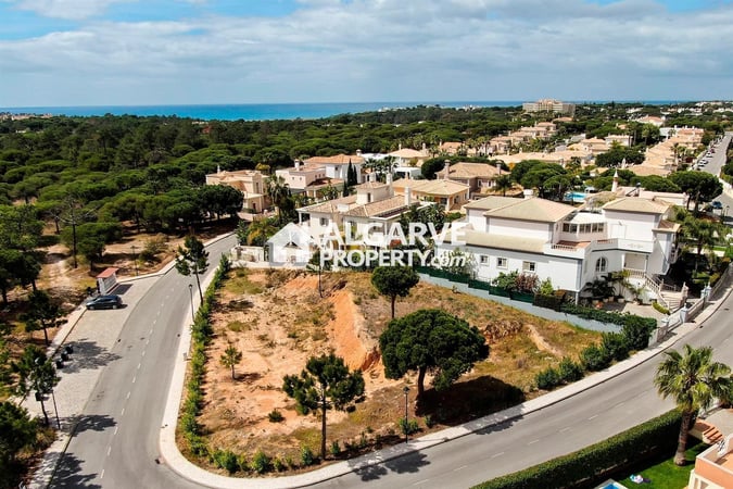 Land in Almancil - view 1