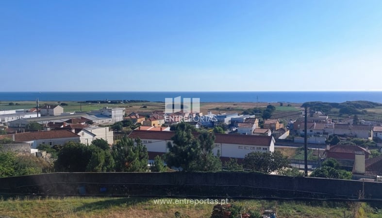 House in Areosa - view 1