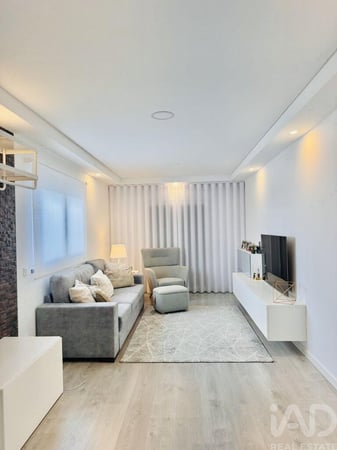 House in Seixal - view 1