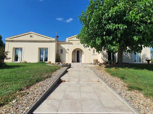 House in Duras - view 1
