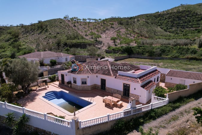 Villa in Arboleas - view 1