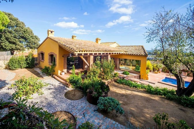 House in Mont-ras - view 1