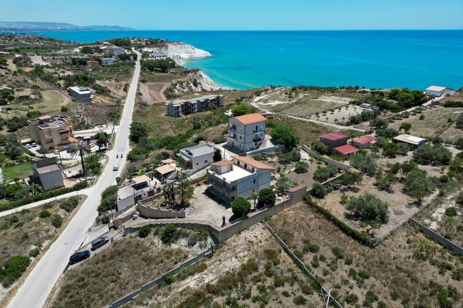 Villa in Realmonte - view 1