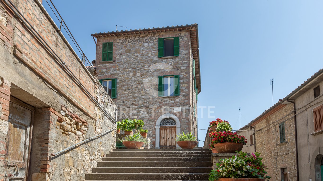 House in Fabro - Image 2