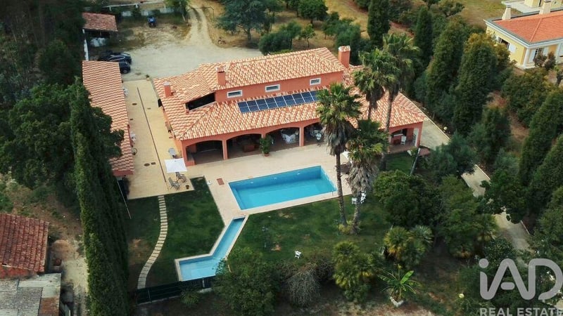 House in Sangalhos - view 1