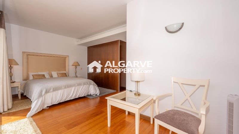 Villa in Quarteira - view 1