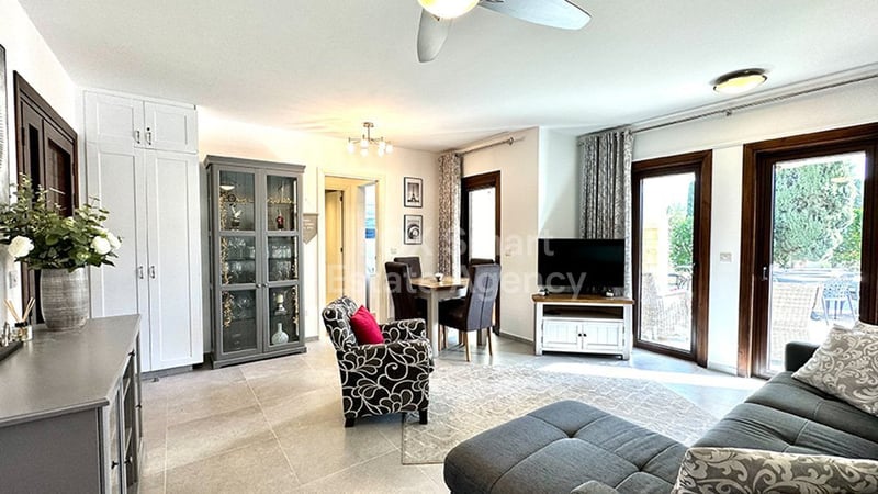 Apartment in Kouklia - view 1