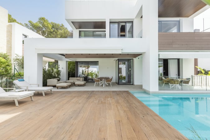 Villa in Nueva Andalucia - view 1