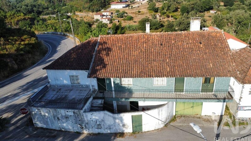 House in Graca - view 1