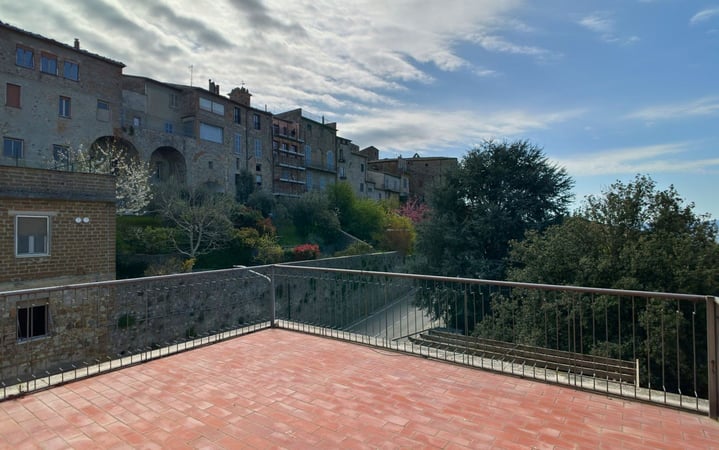 House in Ficulle - view 1