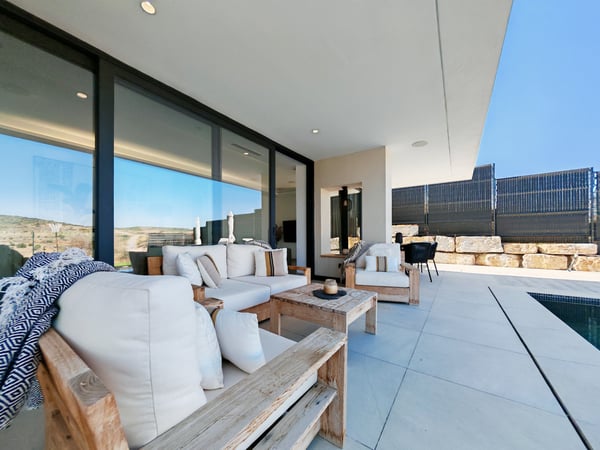 Villa in Estepona - view 1