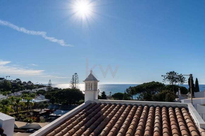 Villa in Vale do Lobo - view 1