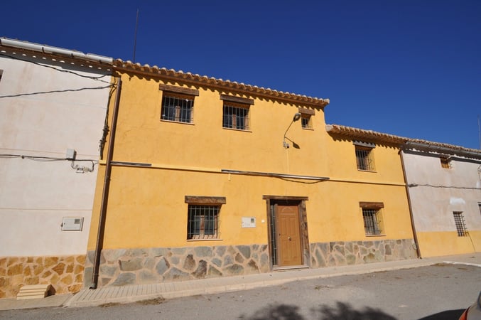 House in La Zarza - view 1