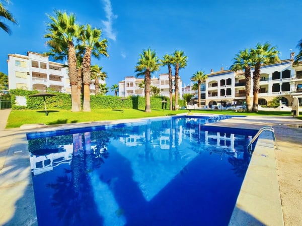 Apartment in Villamartin - view 1