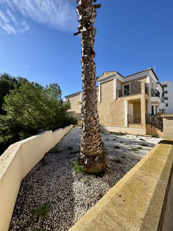 Villa in Villamartin - view 1