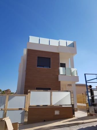 Villa in Villamartin - view 1