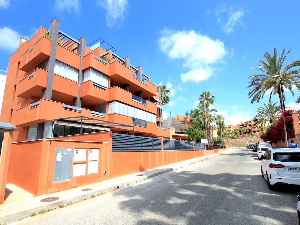 Apartment in Urbanizacion los Balcones - Image 5