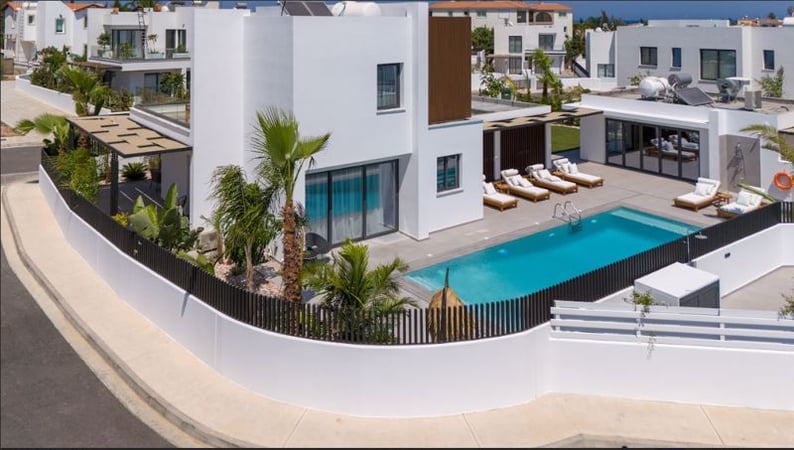 Villa in Pernera - view 1