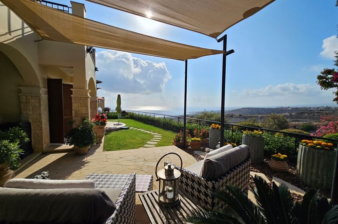 Apartment in Kouklia - view 1