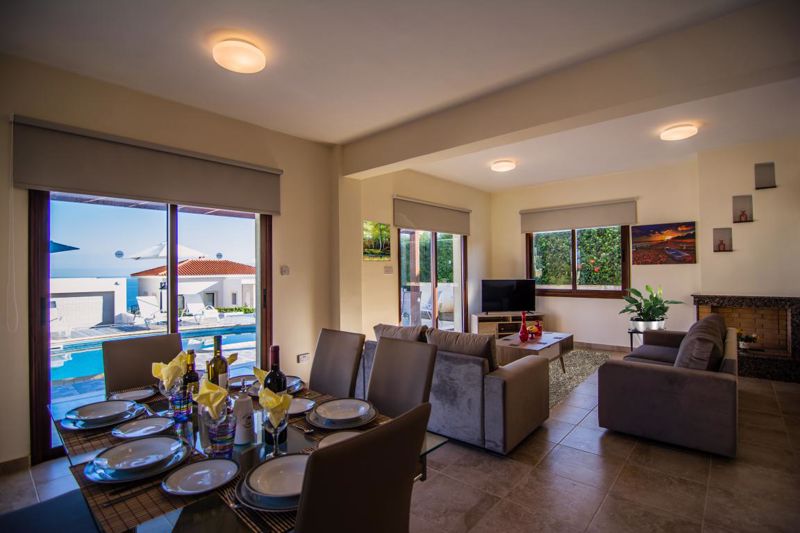 Villa in Neo Chorio - Image 3