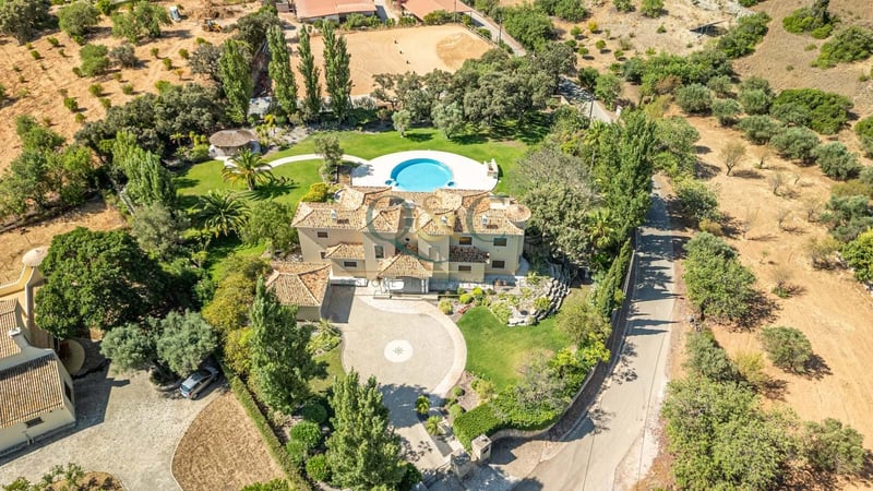 Villa in Loule - view 1