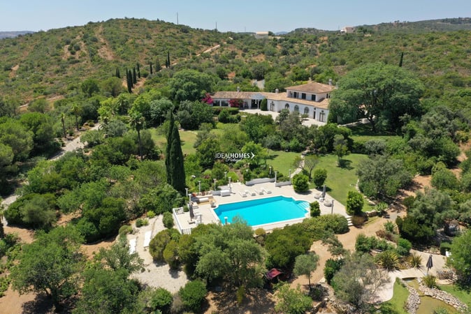 Villa in Pinheiro - view 1