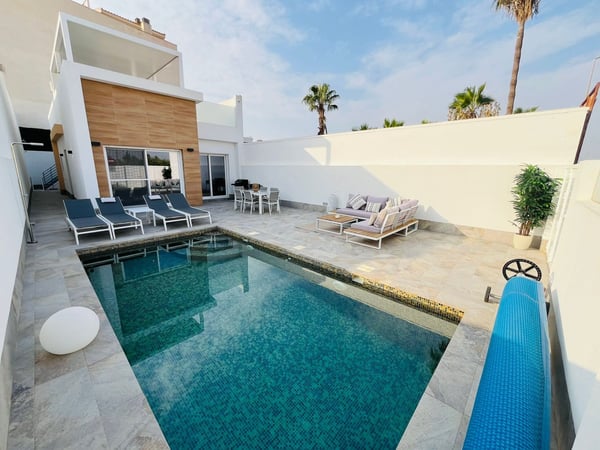 Villa in Avileses - view 1