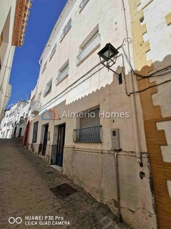 House in Seron - view 1