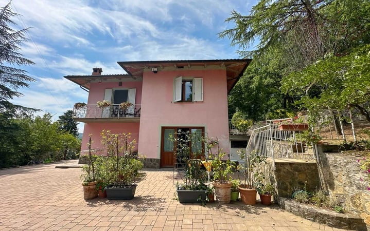 House in Sinalunga - view 1