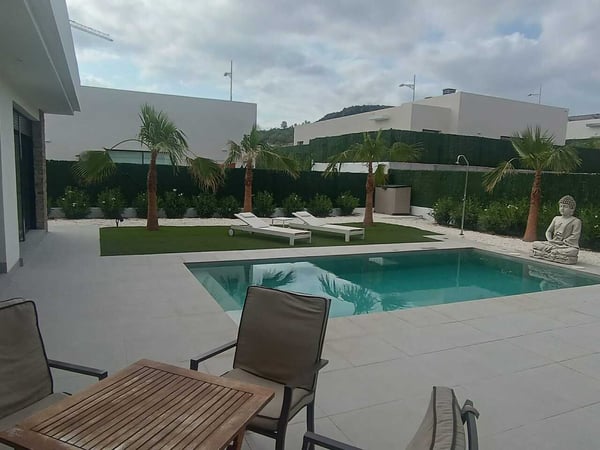Villa in Murcia - view 1