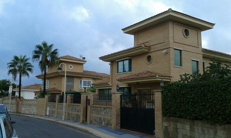 Villa in Benidorm - view 1