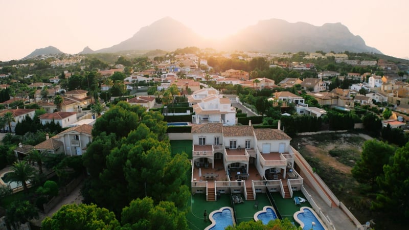 Villa in La Nucia - view 1