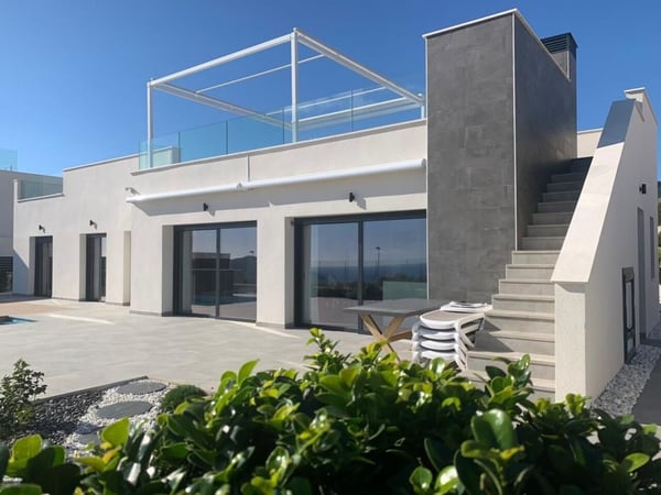 Villa in Alicante - view 1