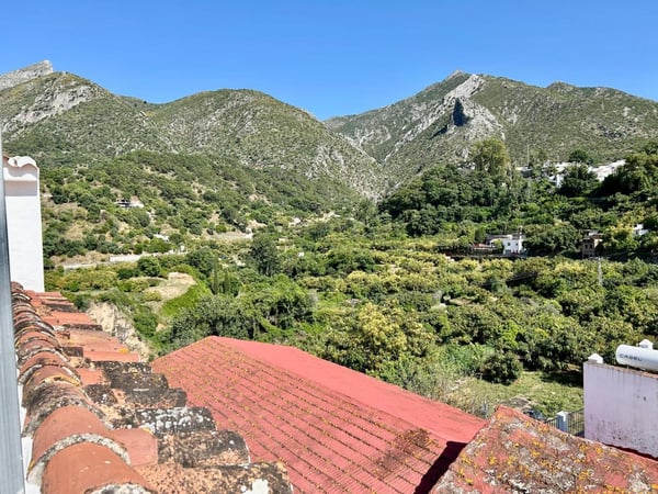 House in Istan - view 1