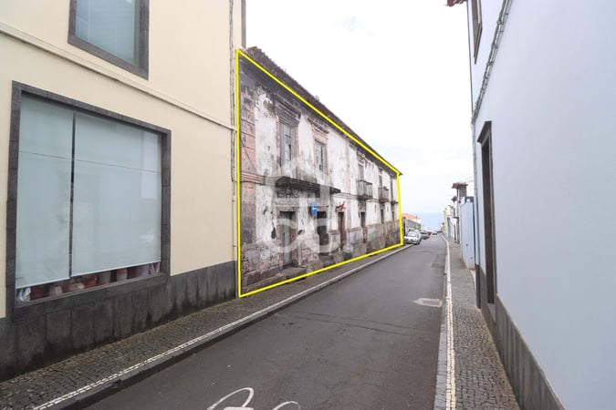 Villa in Ribeira Grande - view 1