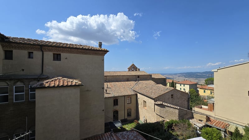 House in Volterra - view 1