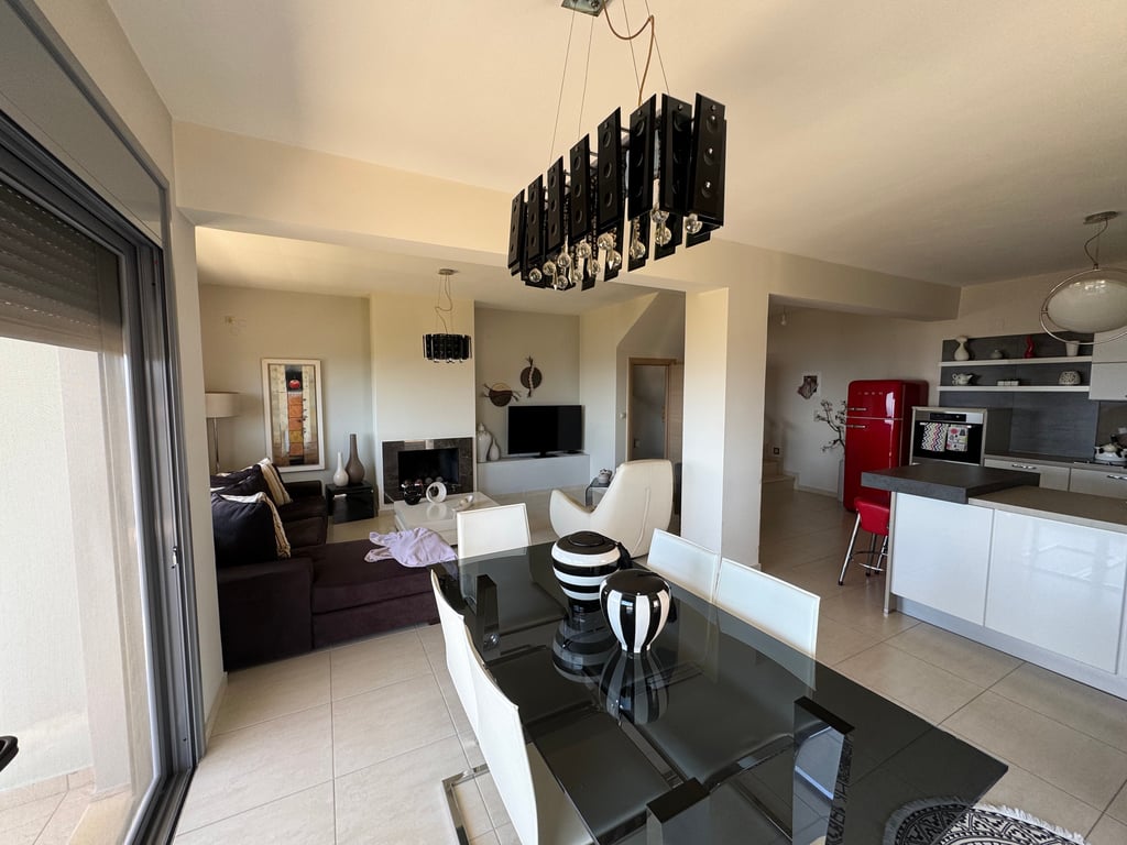 Villa in Central Greece - Image 3