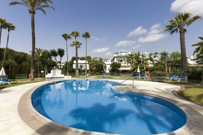 House in Estepona - view 1