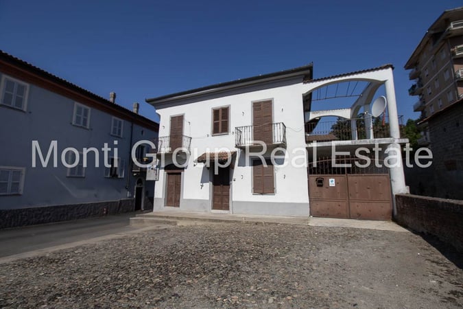 Apartment in Strevi - view 1