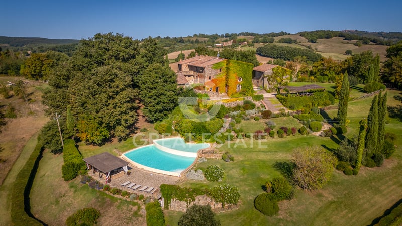 House in Montalcinello - view 1