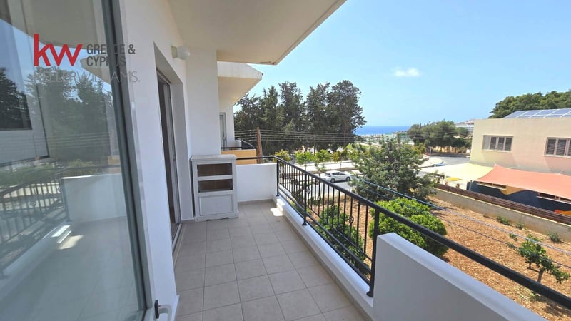 Apartment in Chlorakas - view 1